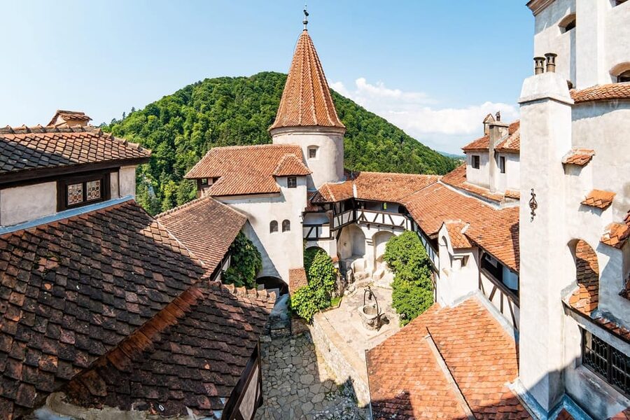 Bucharest: Peles & Dracula's Castle and Brasov Full-Day Trip - Languages, headphones, and practical preparation