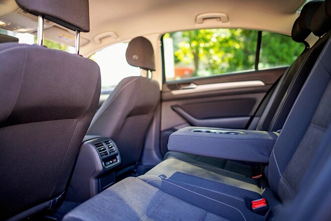 Bucharest Private Airport Transfer - Communication and the meeting point