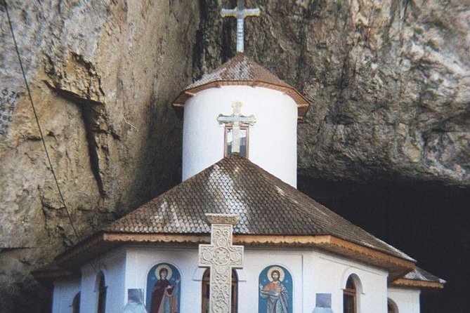 Bucharest Private Tour to Peles Castle & Biggest Salt Mine in Eu - What the guide can add to the day