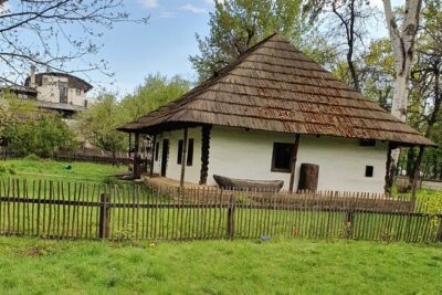 Bucharest Private Tour with Dracula’s Grave and Ceaușescu Mansion