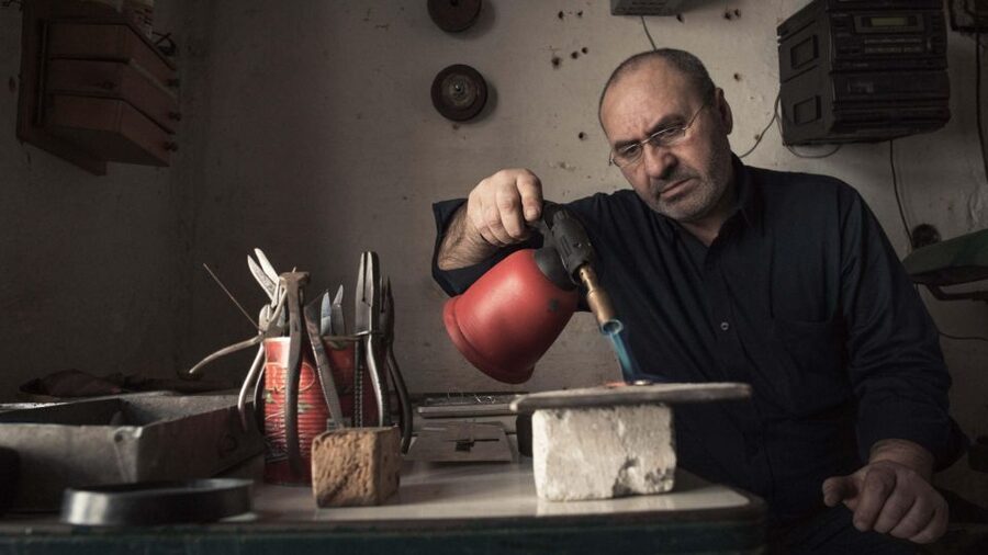 Bucharest: Real Roma Community - Crafting Workshop - Why the Roma context matters