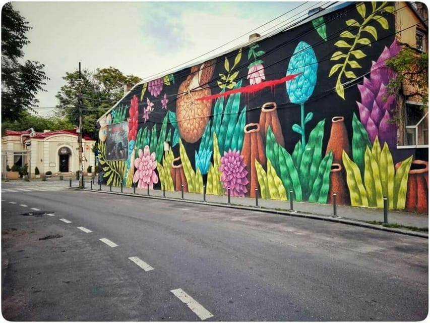Bucharest : Street Art Walking Tour With A Guide - Starting on Calea Dorobanți