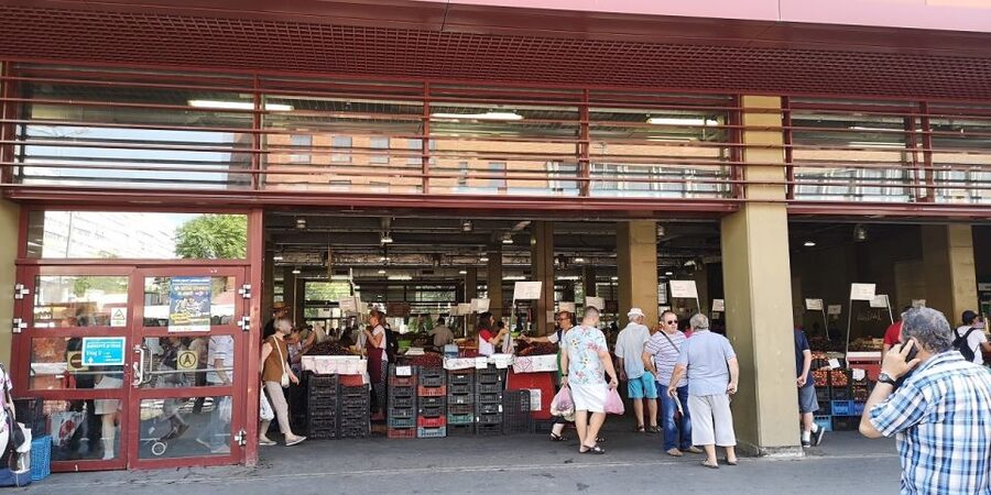 Bucharest: Street Food Tour with a Local Guide - Guide quality and the shape of the experience