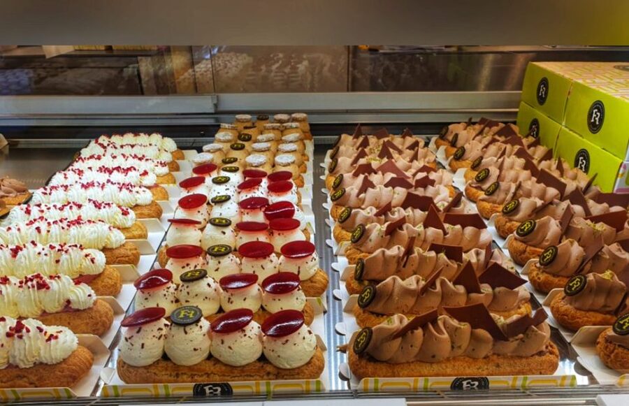 Bucharest: Sweet Delights History and Desserts Walking Tour - Carol I and the royal chapter of Bucharest