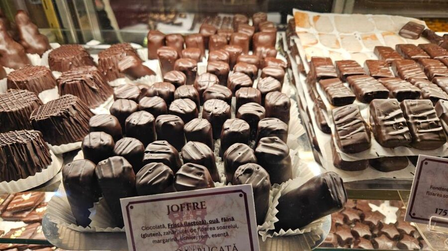 Bucharest: Sweet Delights History and Desserts Walking Tour - Calea Victoriei and the Little Paris story