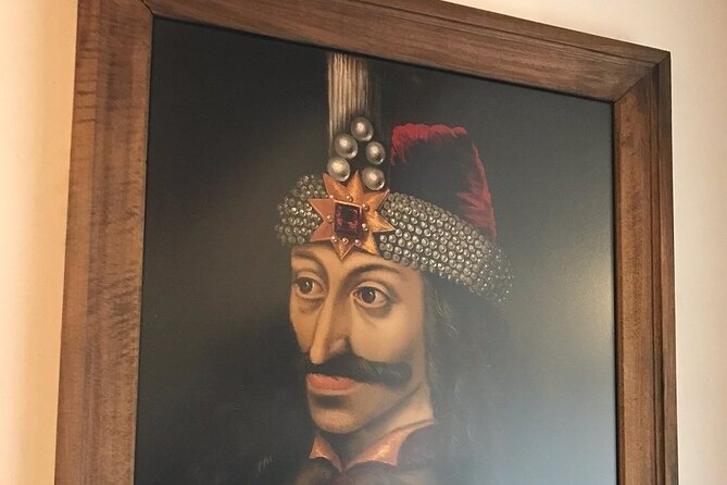 Bucharest to Dracula Castle, Peles Castle and Brasov Guided Tour - Brasov’s old center in one focused walk