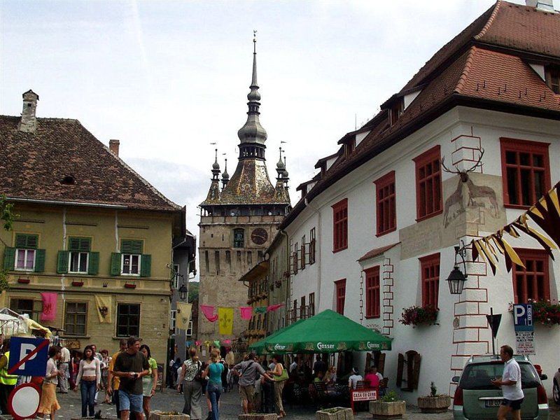 Bucharest: Transylvania and Dracula's Castle 2-Day Tour - Crossing the Carpathians on the Transfagarasan