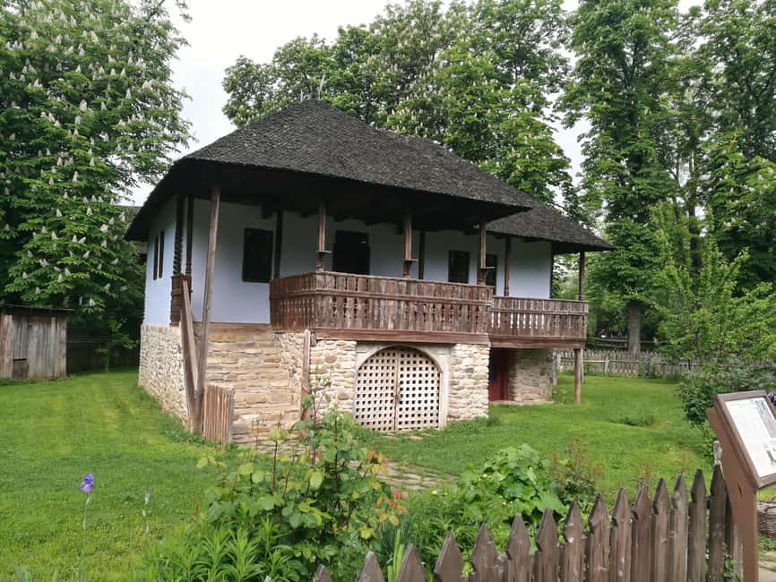 Bucharest: Village Museum Guided Tour - A Romanian village spread through King Michael I Park