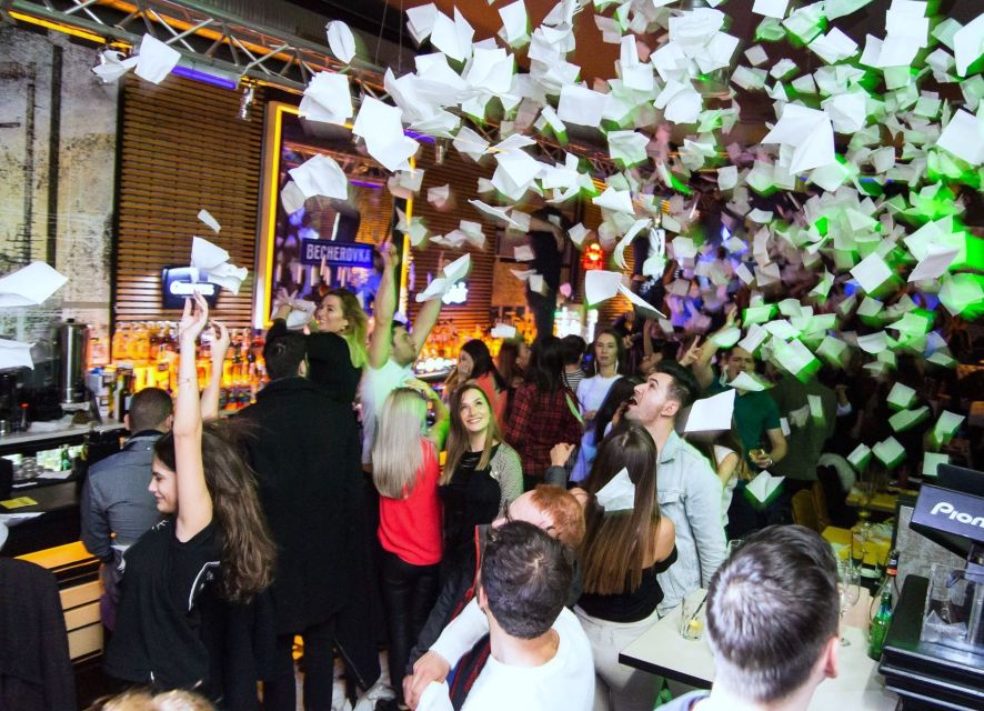 Bucharest: Weekend Pub Crawl - The international group changes the experience