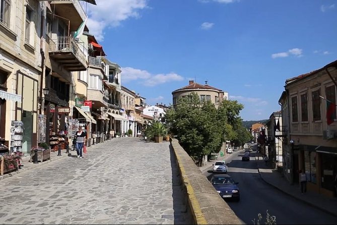 Bulgaria Day Trip: Basarabovo Monastery, Tsarevets & Arbanasi - Arbanasi and the Konstantsalieva House