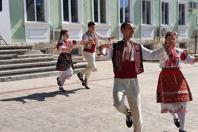 Bulgaria Day Trip - Private Tour from Bucharest - Veliko Tarnavo & Arbanasi - The private vehicle and guide arrangement