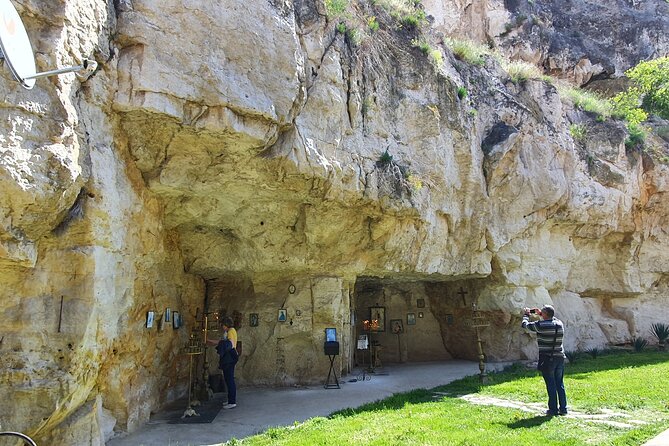 Bulgaria Day Trip - Private Tour from Bucharest - Veliko Tarnavo & Arbanasi - Arbanasi and the Konstantsalieva House