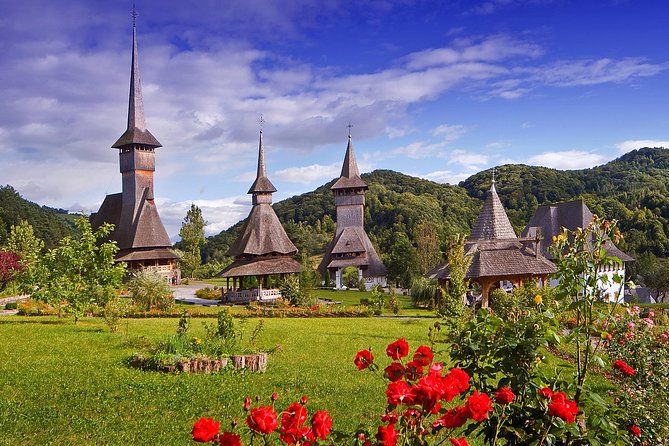 Classic Romania Tour - small group in 8 days: Transylvania and Maramures - Bucharest: communist power and old-town chaos
