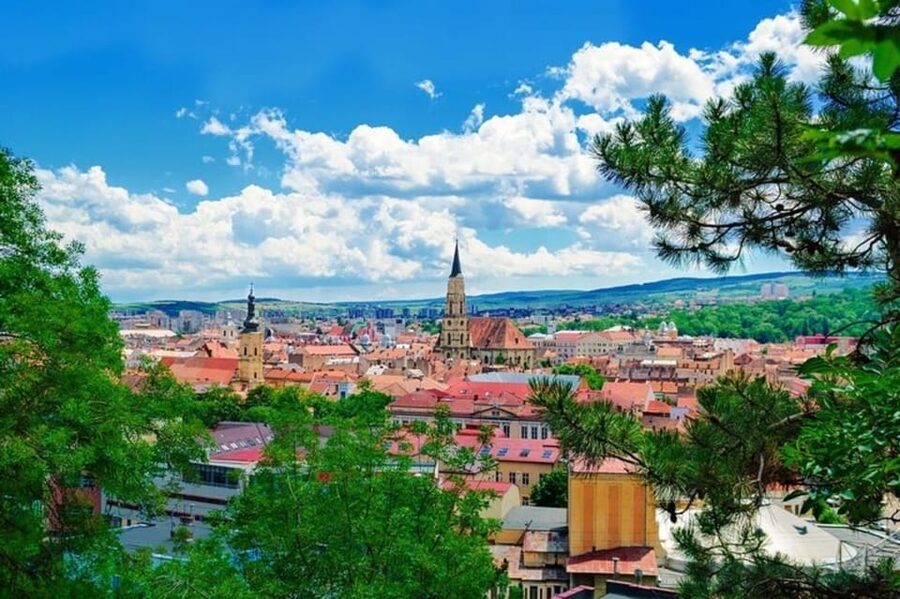 Cluj : Must-See Attractions Walking Tour - St. Michael’s Church and the Corvinus statue