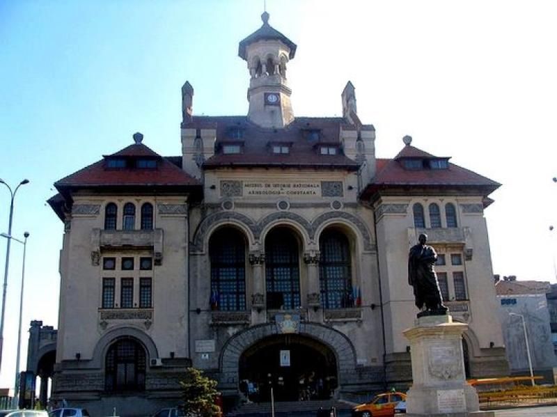 Constanta: Full Day Tour from Bucharest to the Black Sea - Ovidiu Square and the poet who never went home