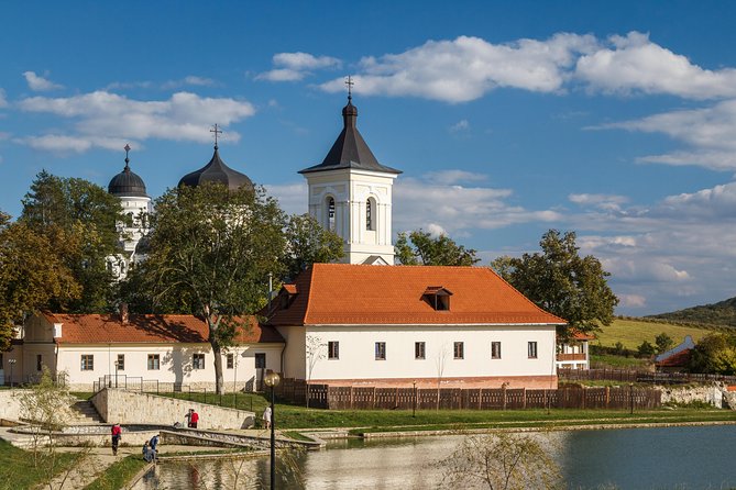 Day trip to Republic of Moldova - visit Chisinau and Cricova Winery - The guide can make or break the long drive