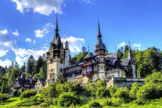 Dracula Castle, Peles Castle and Rasnov Fortress from Brasov - Three Transylvanian icons from a Brașov base