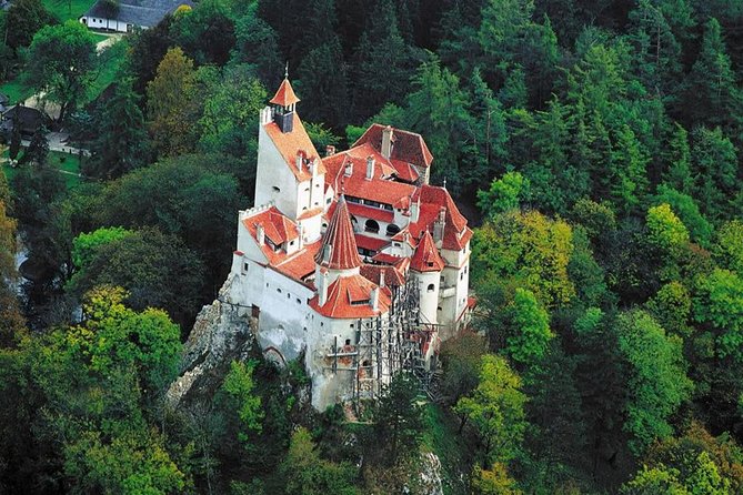 Dracula's Castle, Peles Castle and old town Brasov from Bucharest - Bran Castle: the Dracula name and the real fortress
