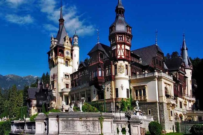 Dracula's Castle, Peles Castle and old town Brasov from Bucharest - Brasov’s Piața Sfatului and the one-hour city stop