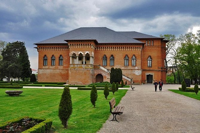 Dracula's Tomb and Mogosoaia Palace, Private Tour from Bucharest - Why this half-day trip works from Bucharest