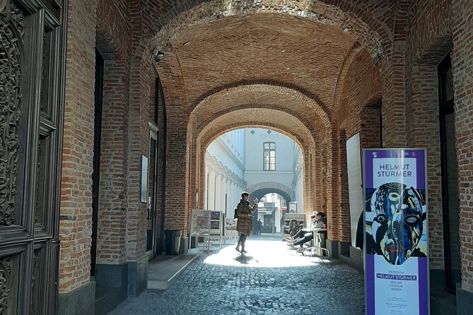 Explore Bucharest Step by Step With A Local Guide - The University of Bucharest in a 10-minute stop