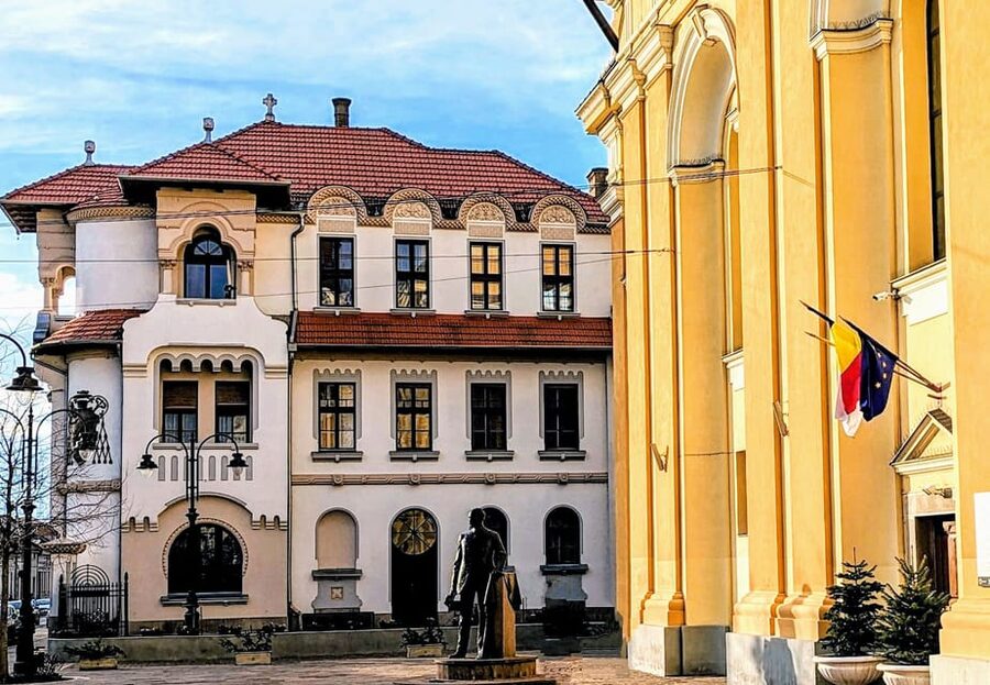 Food, Wine And Sightseeing Tour in Oradea, Romania - Black Eagle Palace and Oradea’s architectural character