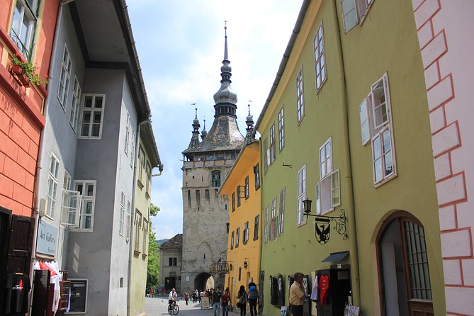 Fortified Church of Viscri and Sighisoara in Spanish (native Spanish guide). - Key points at a glance