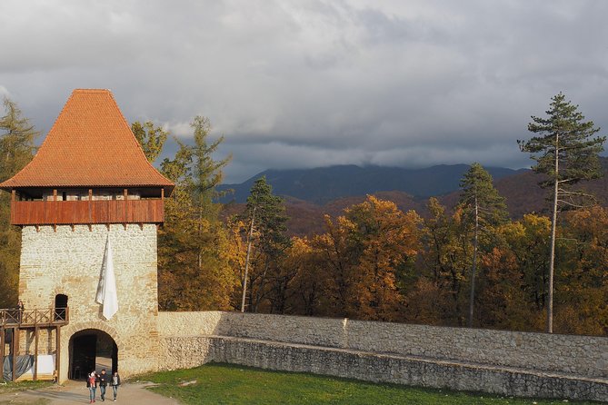 From Brasov: Discover Bran Castle and Râșnov Fortress - Food, souvenirs, and the best use of free time