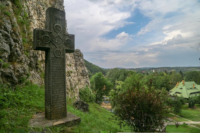 From Brasov: Small-group tour Bran, Rasnov, and Peles Castles - What the guides add to the day