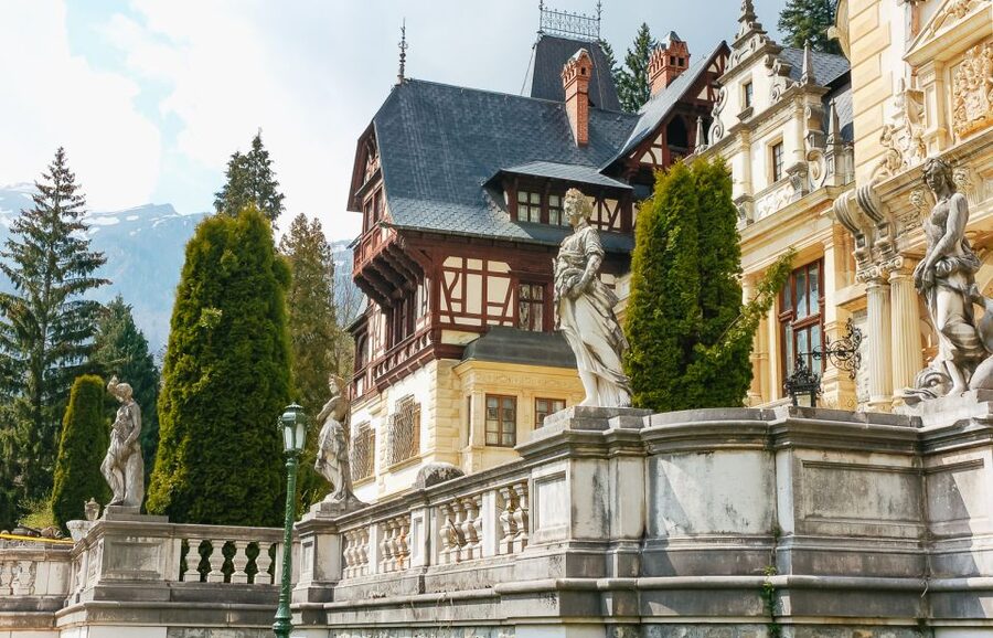From Bucharest: Day Trip to Dracula and Peles Castle - Key points at a glance