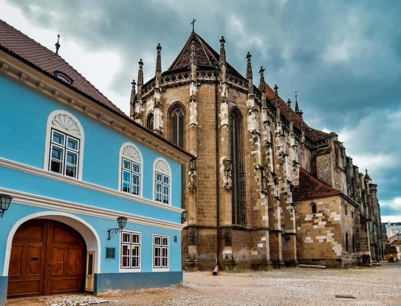 From Bucharest: Peles Castle, Brasov & Bran Castle Day Trip - The guides make or break the day