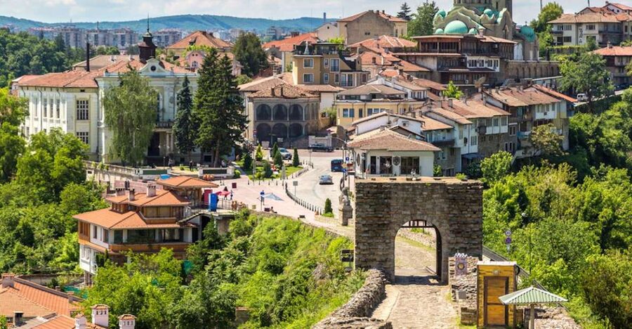 From Bucharest: Small Group Day Trip to Medieval Bulgaria - Ivanovo rock churches and medieval paintings