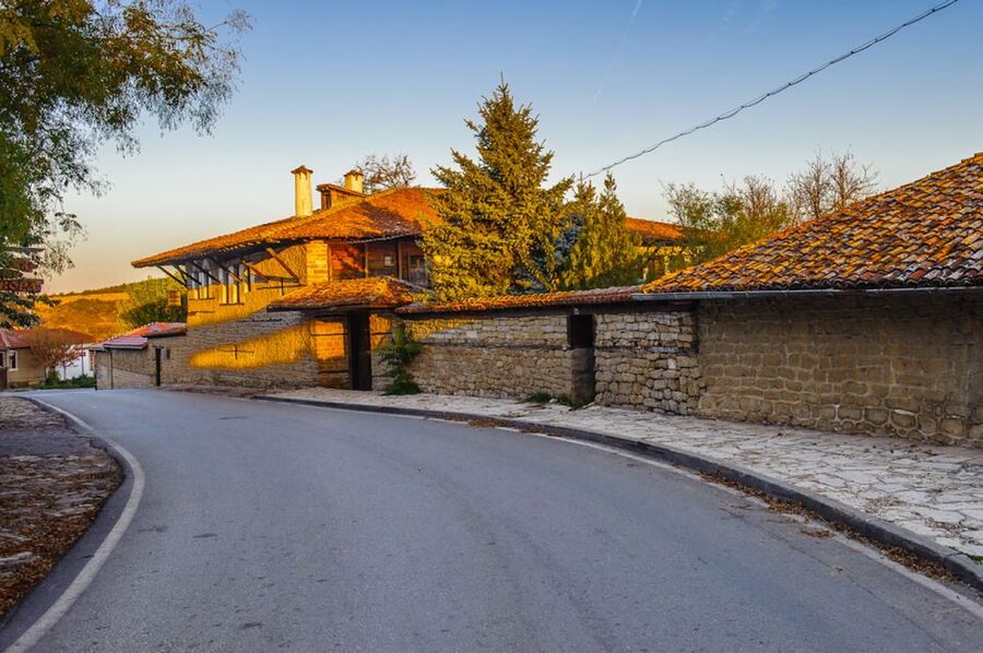 From Bucharest: Small Group Day Trip to Medieval Bulgaria - Arbanassi and the Konstantsalieva House