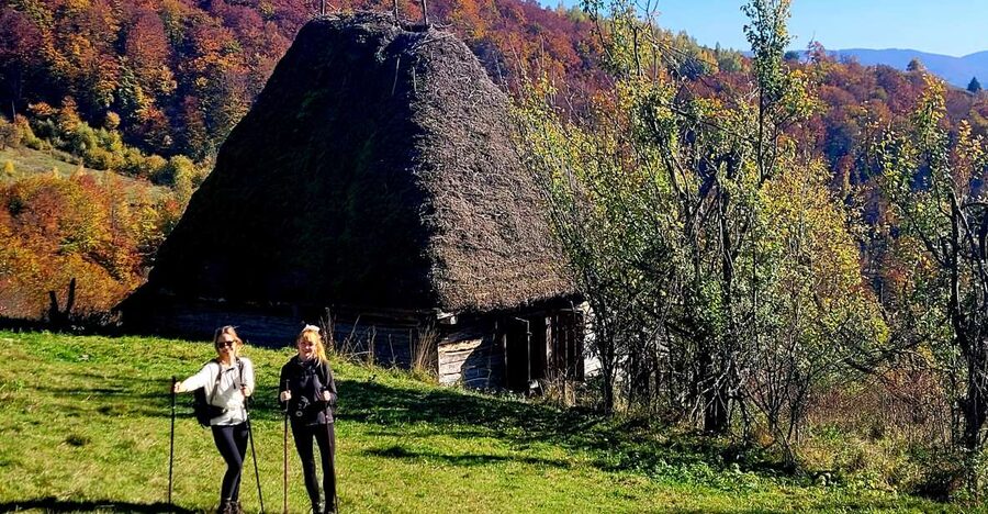 From Cluj-Napoca: Apuseni Mountains Hiking Guided Day Tour - A possible waterfall and the remote village of Dumesti
