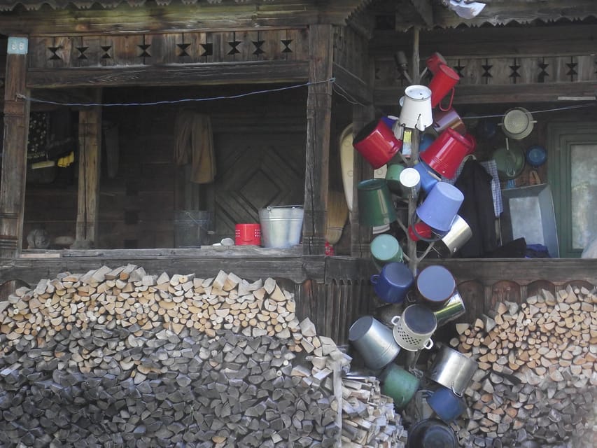 From Cluj-Napoca: Maramures Day Tour - Sapanta’s Merry Cemetery