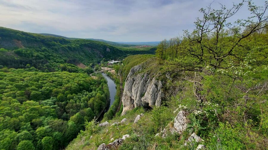 From Oradea: Gorges of Crisul Repede River - Caves, Citadels, and Stories Along the Way