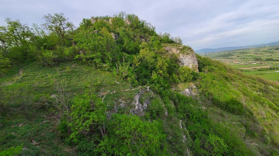 From Oradea: Gorges of Crisul Repede River - The Guide and the Three-Person Format