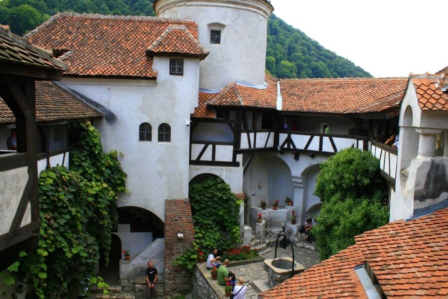 From Sibiu: Day Tour to Brasov and Dracula's Castle - One day from Sibiu to Transylvania’s two big names