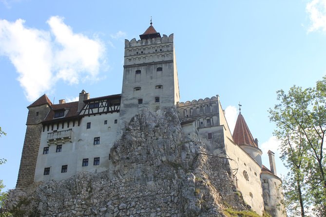 Guided visit in Spanish to the Castle of Dracula in Bran (native Spanish guide). - What this Bran Castle visit actually offers