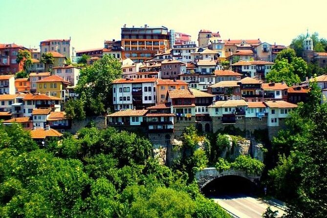 Hike Bulgaria Love Swing, Veliko Tarnovo and Tarevet Fortress - The easy hike to the Love Swing