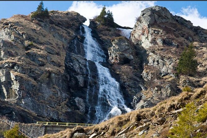 Hike to Poenari Fortress, Vidraru Dam, Argeș Monastery - Private - What the private format changes