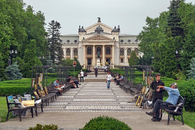 Iasi City Tour - Union Square and the Grand Synagogue