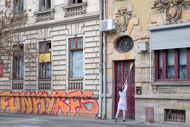 Instahood Stories - Street art, old houses, and small city stories