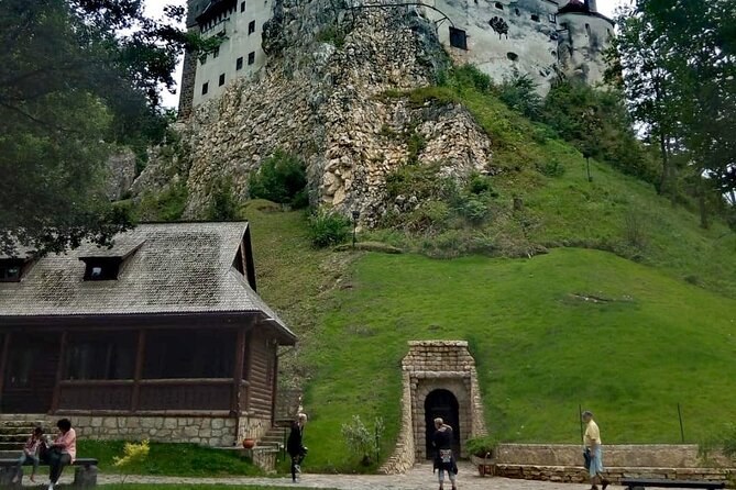 Libearty Bear Sanctuary and Dracula's Castle - Day Tour from Bucharest - Price, extra costs, and real value