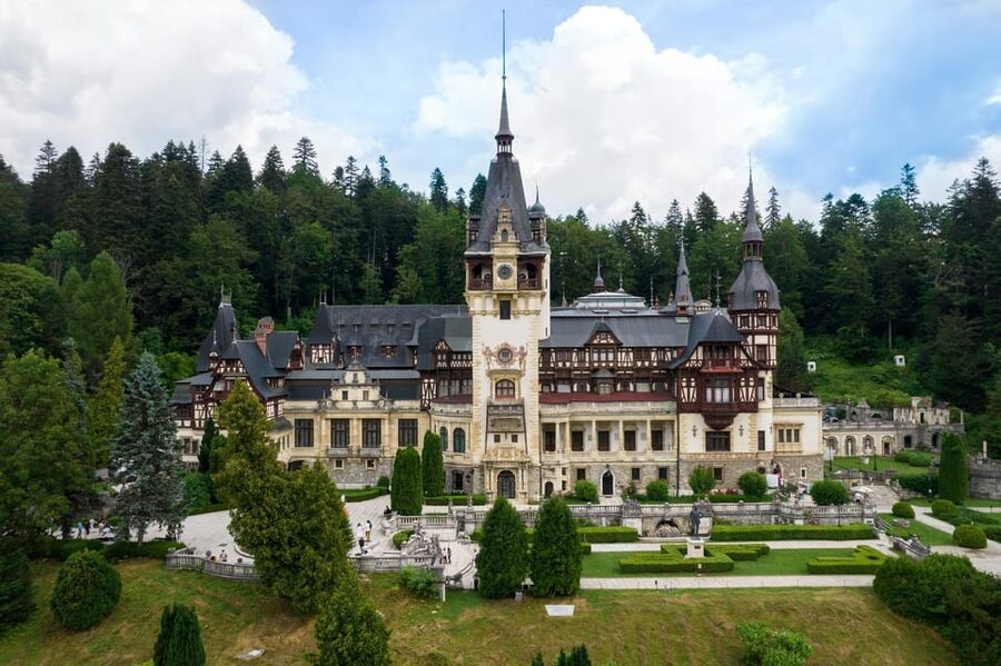 Minivan 8: Peles & Dracula's Castle and Brasov Full-Day Trip - My verdict on Peleș, Bran, and Brașov in one day