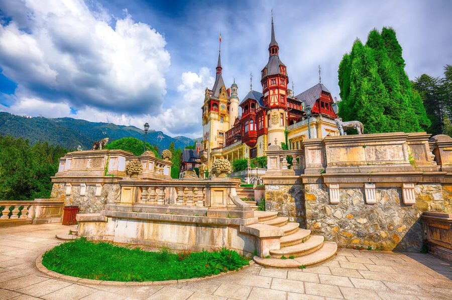 Minivan 8: Peles & Dracula's Castle and Brasov Full-Day Trip - Three famous stops north of Bucharest