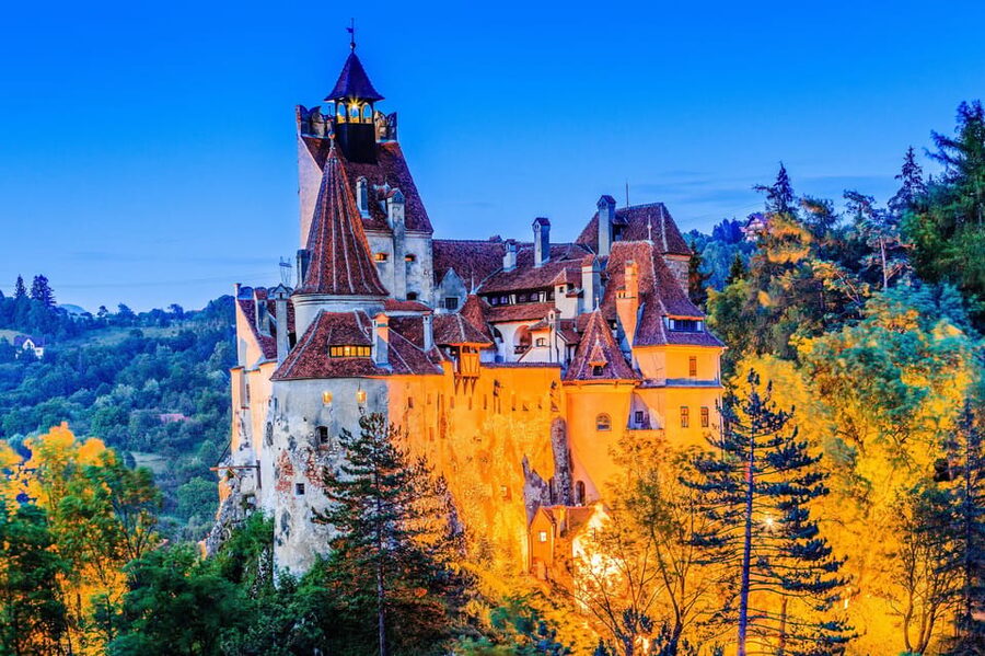 Minivan 8: Peles & Dracula's Castle and Brasov Full-Day Trip - Peleș Castle and Romania’s royal summer retreat