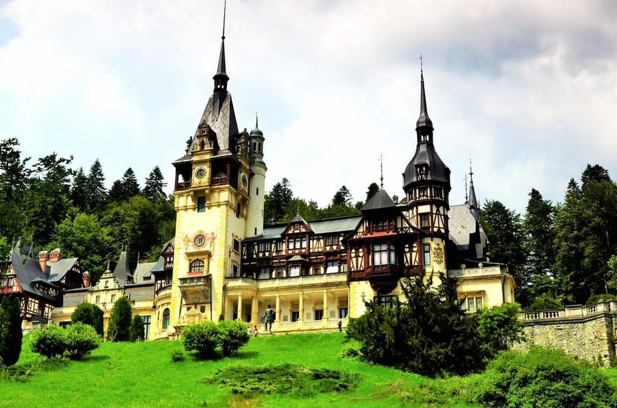 Minivan 8 Places : Dracula Castle, Peles, & Brasov Day Tour - One long day from Bucharest into Transylvania