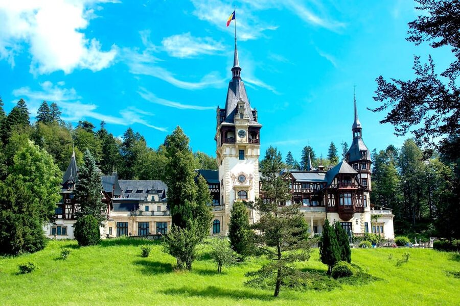 Minivan 8 Places : Dracula Castle, Peles, & Brasov Day Tour - Bran Castle and the Dracula question