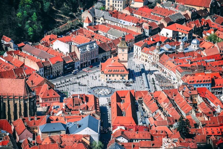 Minivan 8 Places : Dracula Castle, Peles, & Brasov Day Tour - Brasov’s old town and the Black Church